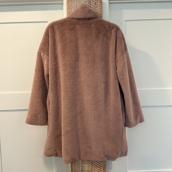 Fuzzy oversized pink jacket - Picture 5 of 6